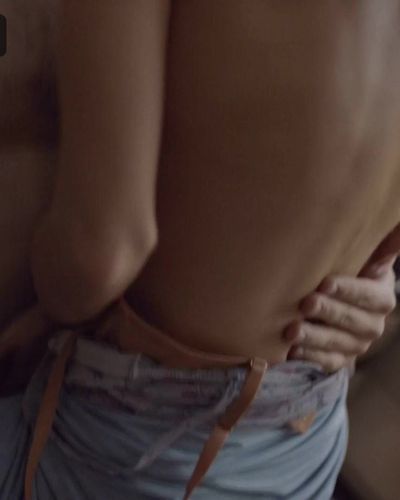 Dilan Çiçek Deniz seksi ifşa fotoğrafı 18 — Yarına Tek Bilet (2020)