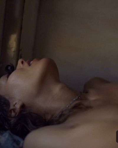 Dilan Çiçek Deniz seksi ifşa fotoğrafı 21 — Yarına Tek Bilet (2020)