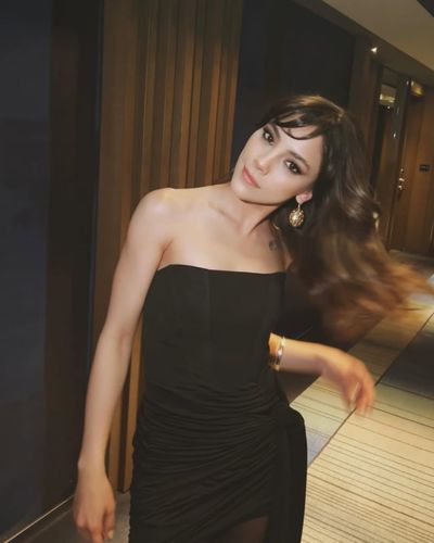 Dilin Döğer seksi ifşa fotoğrafı 17