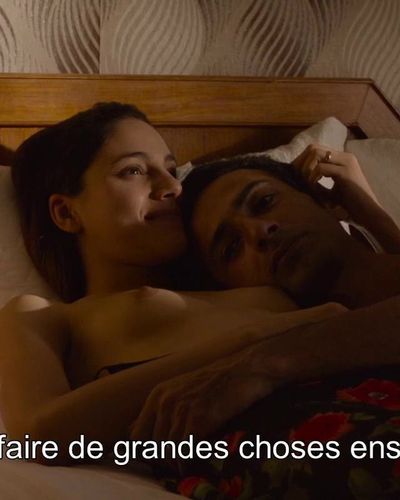 Dilin Döğer seksi ifşa fotoğrafı 9 — İyi Geceler Asker (2022)