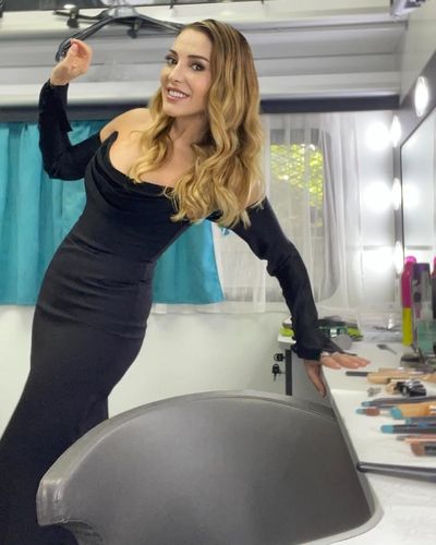 Dolunay Soysert seksi ifşa fotoğrafı 53