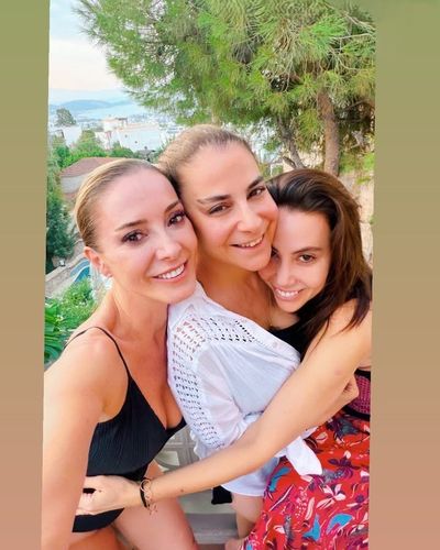 Dolunay Soysert seksi ifşa fotoğrafı 63