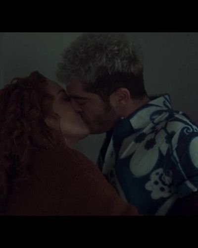 Dolunay Soysert seksi ifşa fotoğrafı 13 — Kal (2022)
