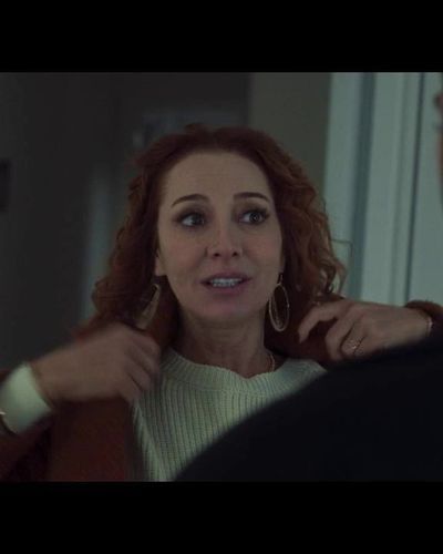Dolunay Soysert seksi ifşa fotoğrafı 14 — Kal (2022)