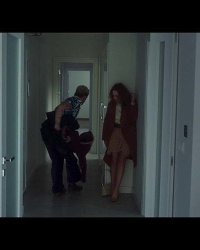 Dolunay Soysert seksi ifşa fotoğrafı 15 — Kal (2022)