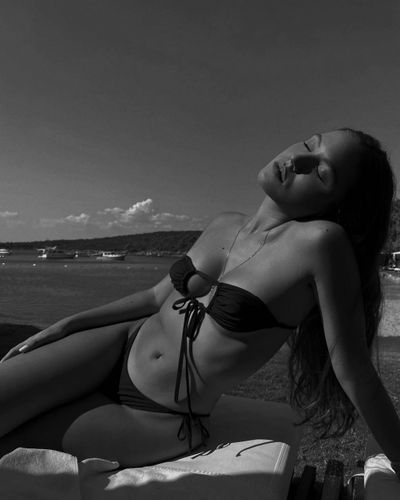 Duygu Özaslan seksi ifşa fotoğrafı 130