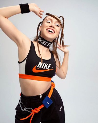 Duygu Özaslan seksi ifşa fotoğrafı 155