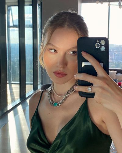 Duygu Özaslan seksi ifşa fotoğrafı 167