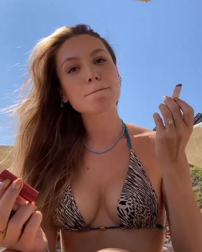 Duygu Özaslan seksi ifşa fotoğrafı 172