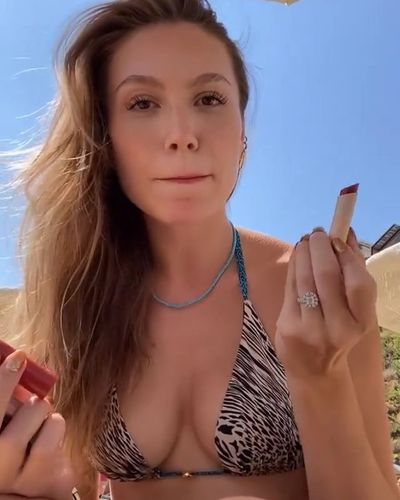Duygu Özaslan seksi ifşa fotoğrafı 173