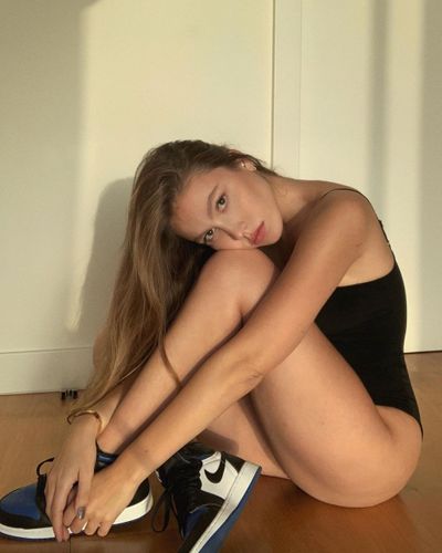 Duygu Özaslan seksi ifşa fotoğrafı 185