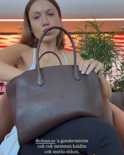 Duygu Özaslan seksi ifşa fotoğrafı 204