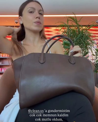 Duygu Özaslan seksi ifşa fotoğrafı 207