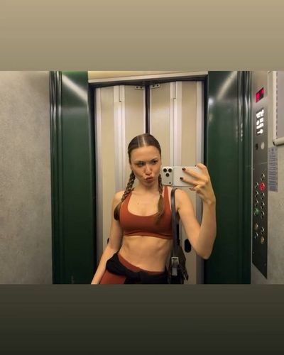 Duygu Özaslan seksi ifşa fotoğrafı 223