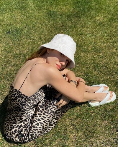 Duygu Özaslan seksi ifşa fotoğrafı 42