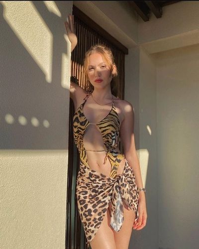 Duygu Özaslan seksi ifşa fotoğrafı 52