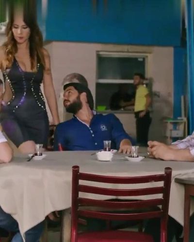 Ebru Güzel seksi ifşa fotoğrafı 8 — Stajyer Mafya (2014)