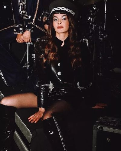 Ebru Şahin seksi ifşa fotoğrafı 300