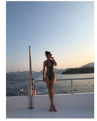 Ebru Şallı seksi ifşa fotoğrafı 143