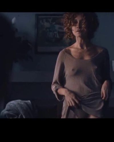 Ece Dizdar seksi ifşa fotoğrafı 18 — Çekmeceler (2015)
