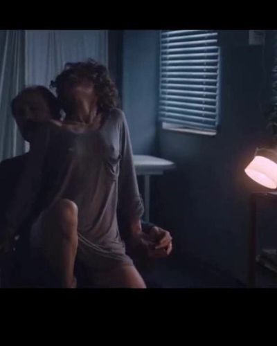 Ece Dizdar seksi ifşa fotoğrafı 8 — Çekmeceler (2015)