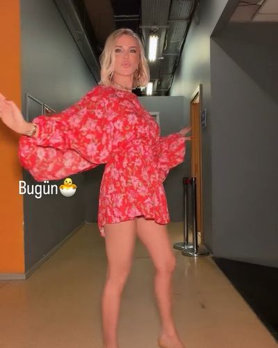 Ece Erken seksi ifşa fotoğrafı 82