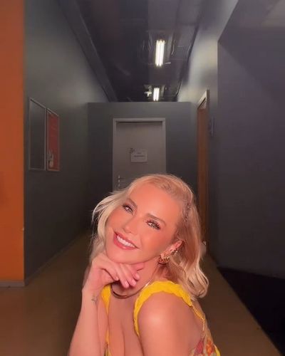 Ece Erken seksi ifşa fotoğrafı 83