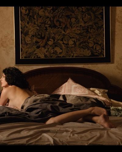 Ece Özdikici seksi ifşa fotoğrafı 11 — Meraklı Bir Adamın 10 Günü (2024)