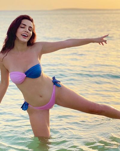 Ece Ronay seksi ifşa fotoğrafı 88