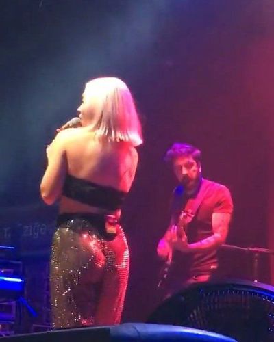 Ece Seçkin seksi ifşa fotoğrafı 780
