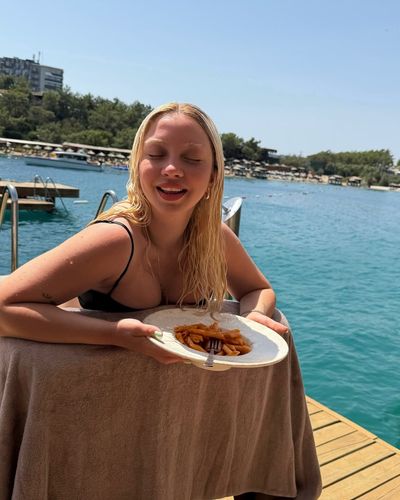 Ece Seçkin seksi ifşa fotoğrafı 802
