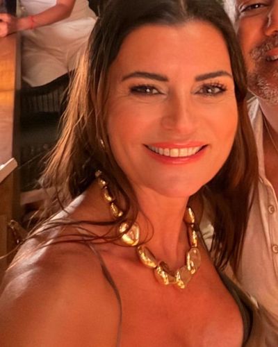 Ece Vahapoğlu seksi ifşa fotoğrafı 9