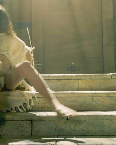 Ece Yüksel seksi ifşa fotoğrafı 6 — Three Thousand Years Of Longing (2022)