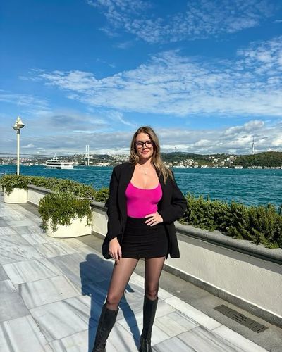 Ecem Karavus seksi ifşa fotoğrafı 234