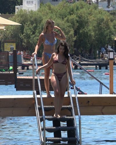 Ecem Öz seksi ifşa fotoğrafı 223