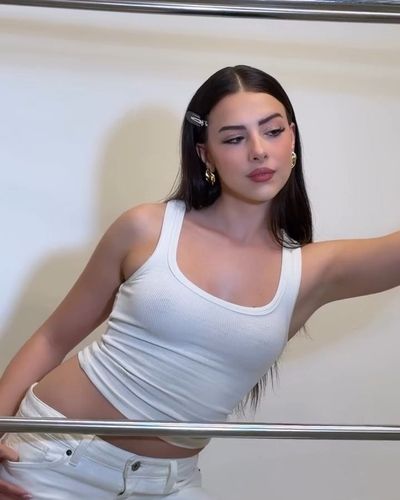 Ecem Öz seksi ifşa fotoğrafı 350