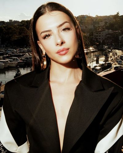 Ecem Öz seksi ifşa fotoğrafı 393