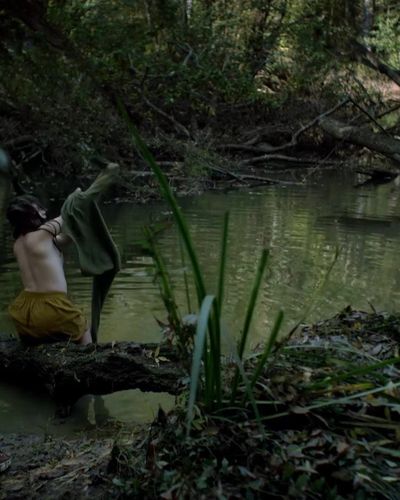 Ecem Uzun seksi ifşa fotoğrafı 3 — Koca Dünya (2016)