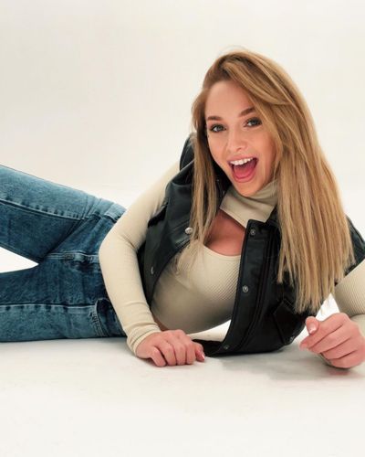 Ecenaz Üçer seksi ifşa fotoğrafı 182