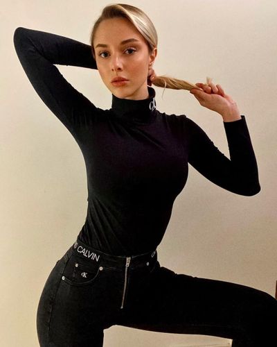 Ecenaz Üçer seksi ifşa fotoğrafı 220