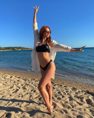 Ecenaz Üçer seksi ifşa fotoğrafı 231