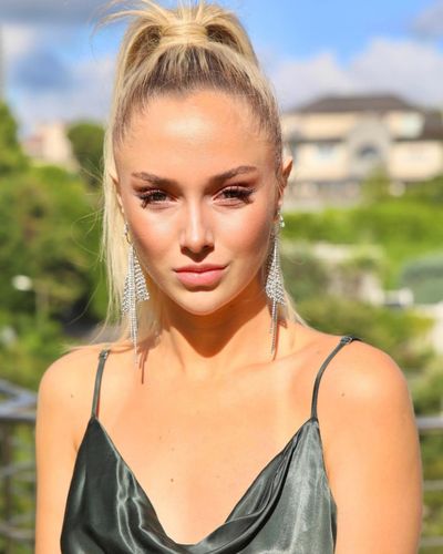 Ecenaz Üçer seksi ifşa fotoğrafı 238
