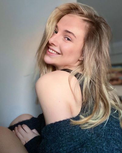 Ecenaz Üçer seksi ifşa fotoğrafı 251
