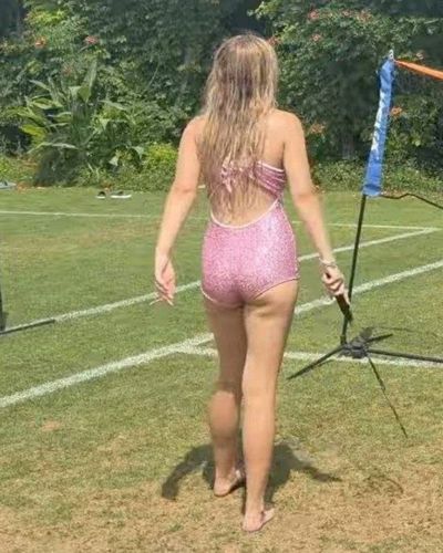 Ecrin Su Çoban seksi ifşa fotoğrafı 108