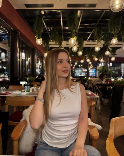Ecrin Su Çoban seksi ifşa fotoğrafı 12