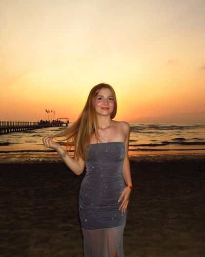 Ecrin Su Çoban seksi ifşa fotoğrafı 19