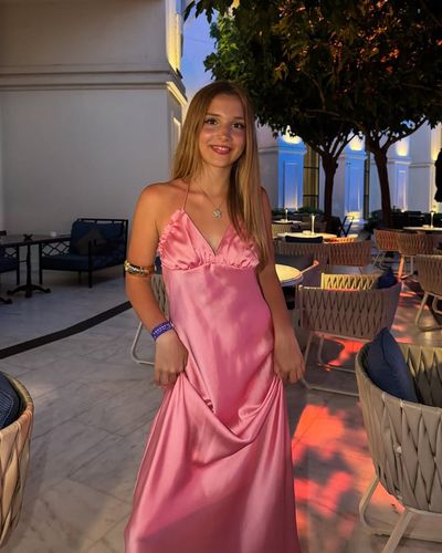 Ecrin Su Çoban seksi ifşa fotoğrafı 1