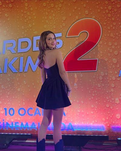 Ecrin Su Çoban seksi ifşa fotoğrafı 25
