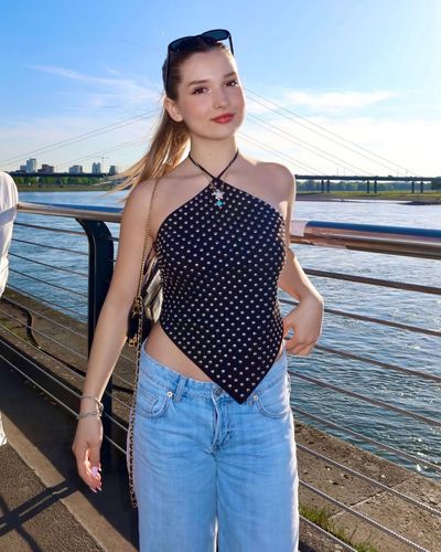 Ecrin Su Çoban seksi ifşa fotoğrafı 34