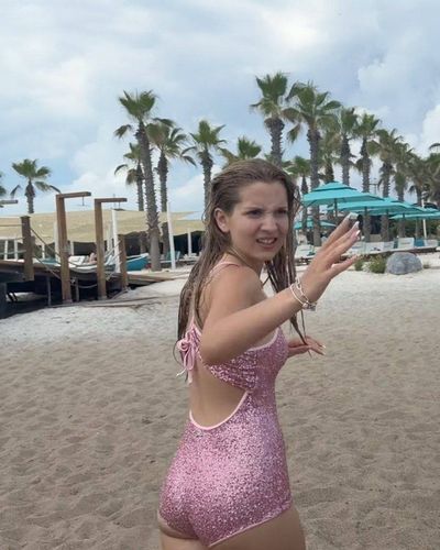 Ecrin Su Çoban seksi ifşa fotoğrafı 53